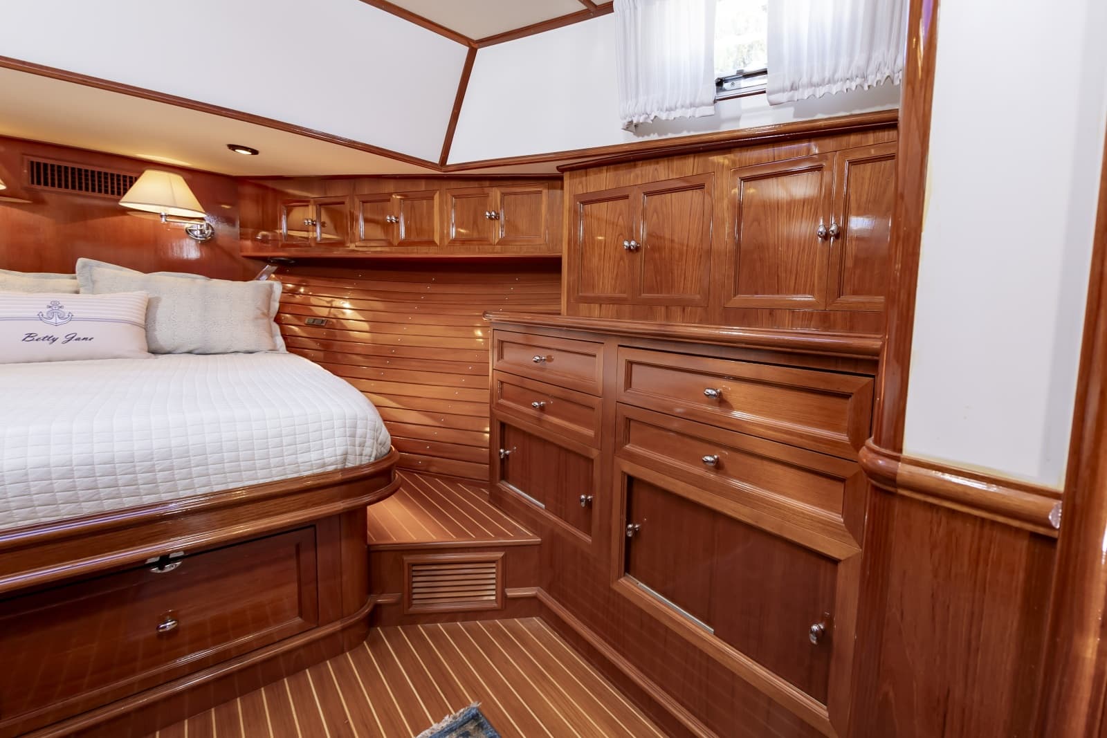 2007 Grand Banks  - Photo 44