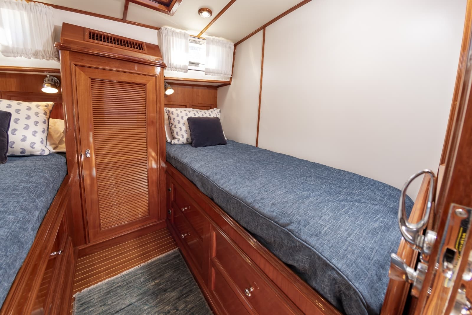 2007 Grand Banks  - Photo 36