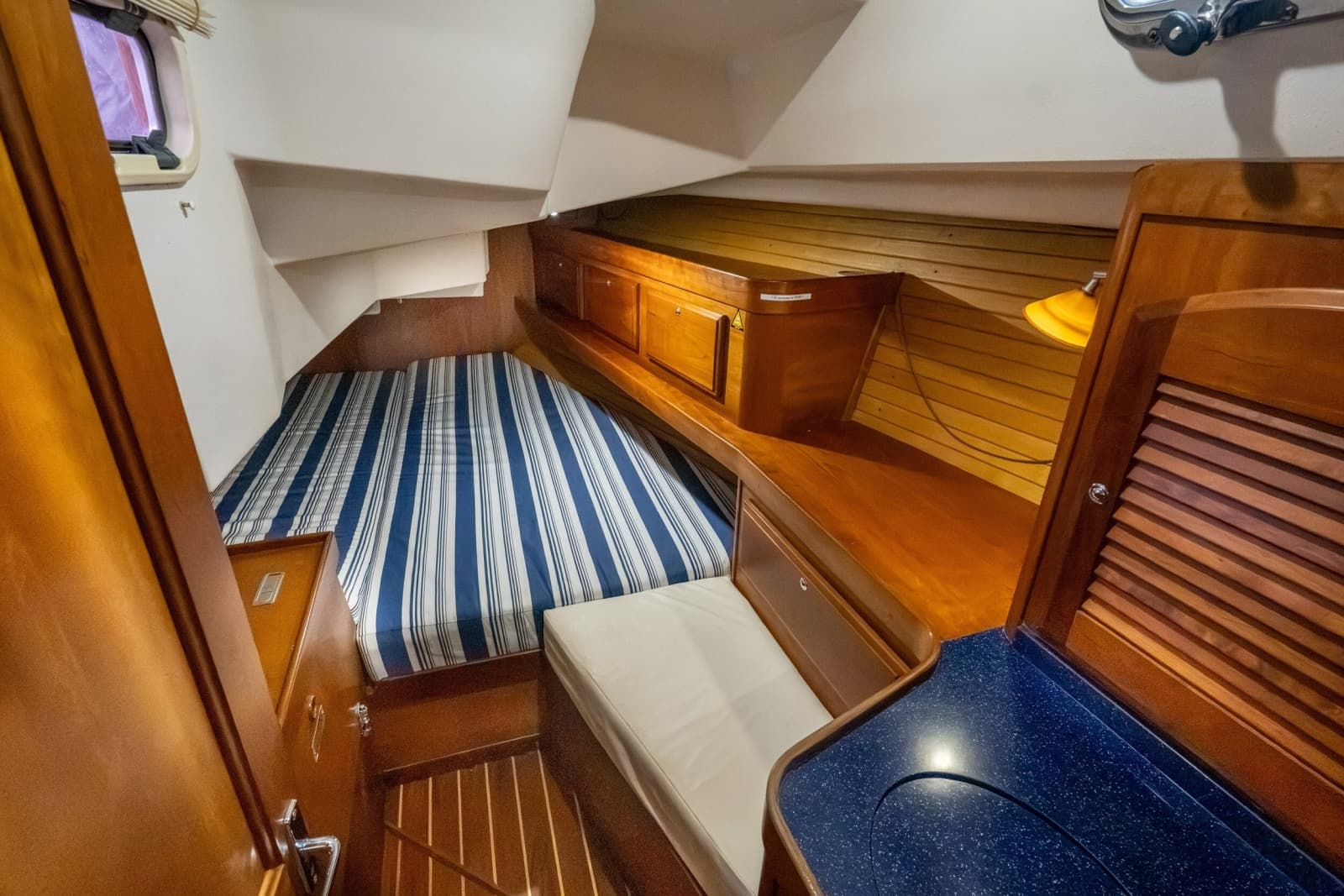 2005 Sabre 426 - Photo 28