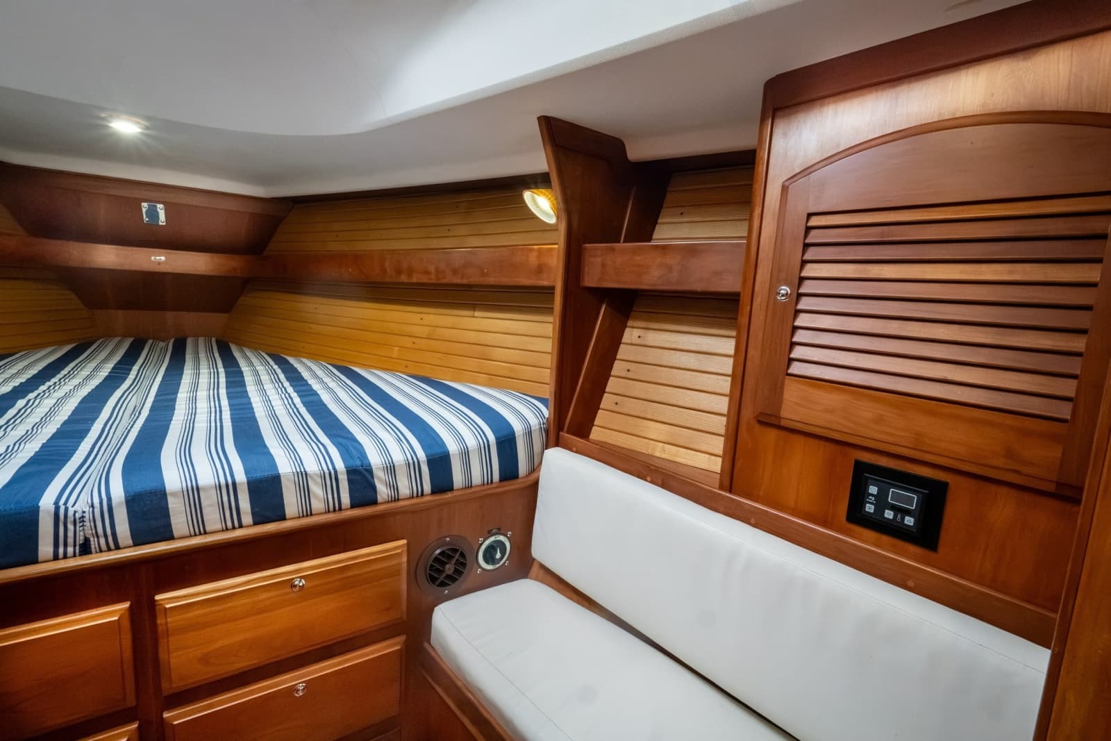 2005 Sabre 426 - Photo 12