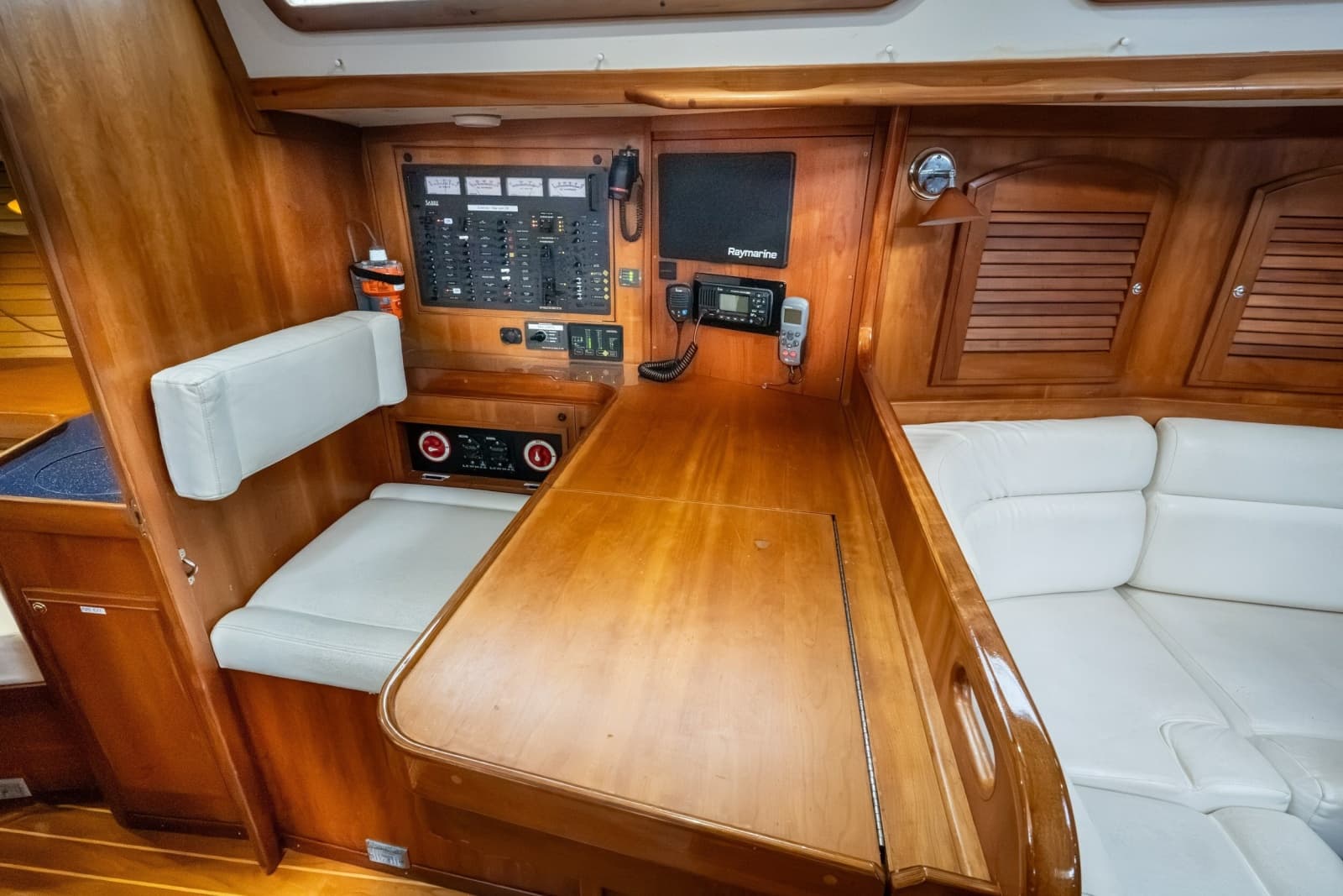 2005 Sabre 426 - Photo 20