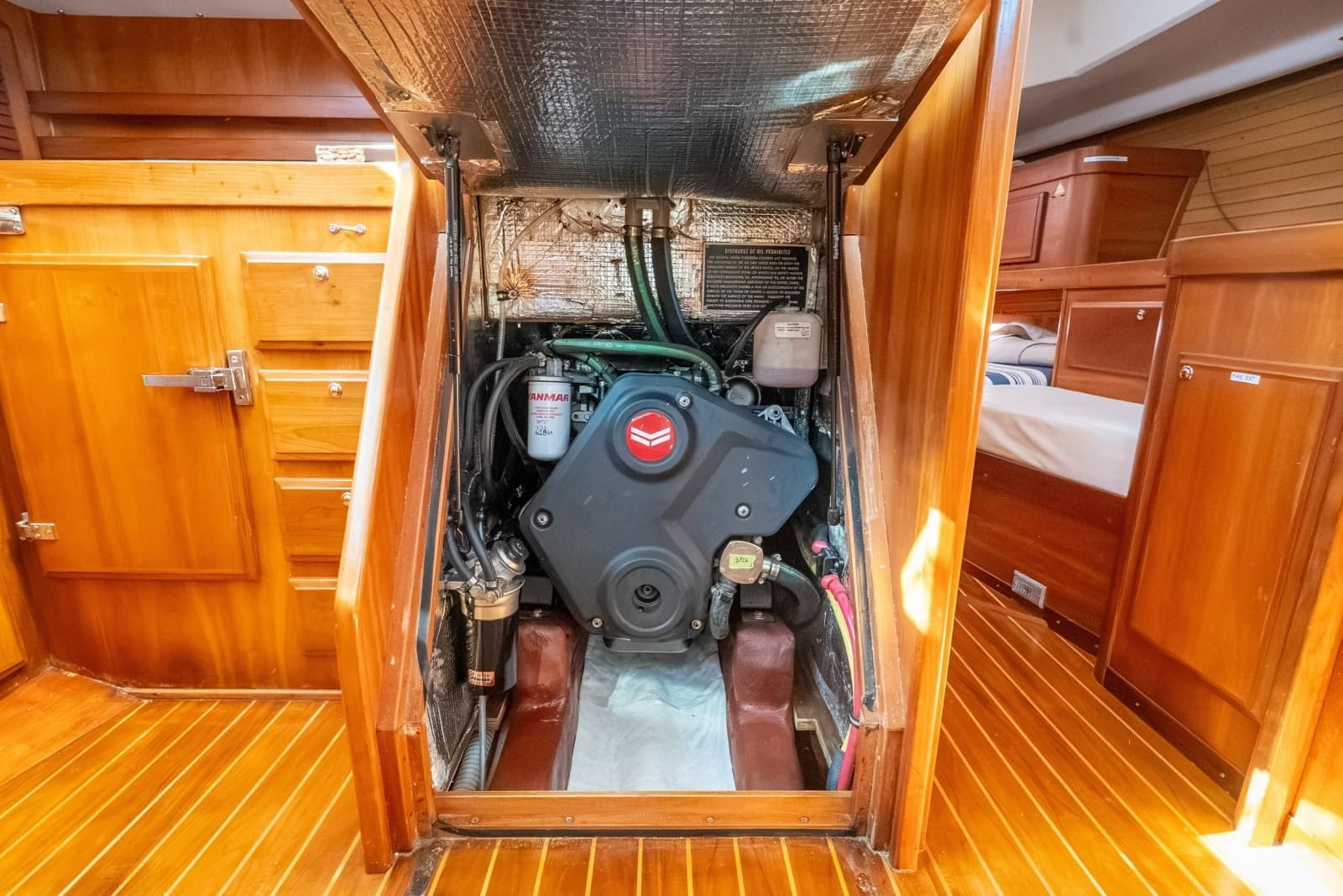 2005 Sabre 426 - Photo 42