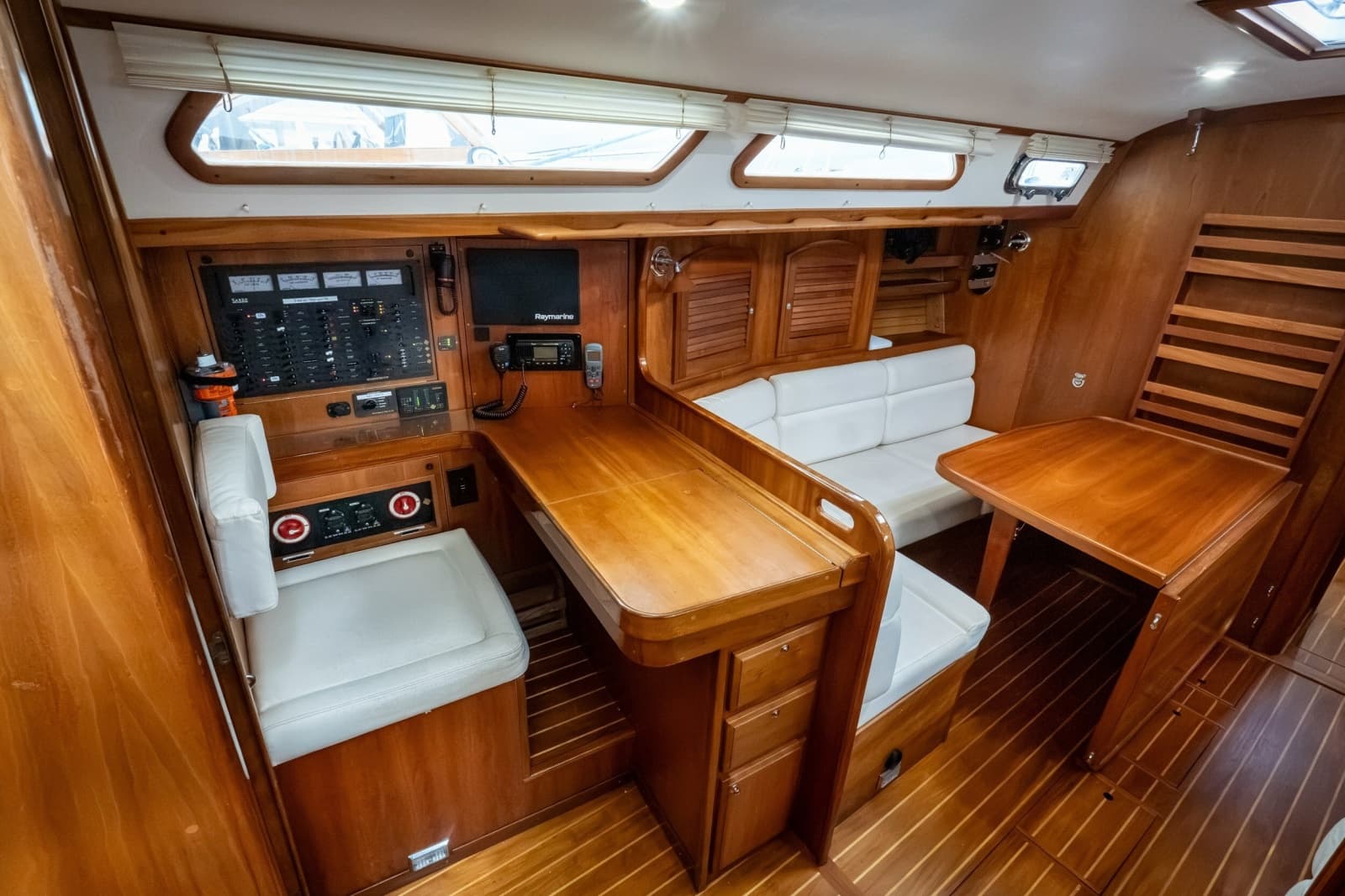 2005 Sabre 426 - Photo 21