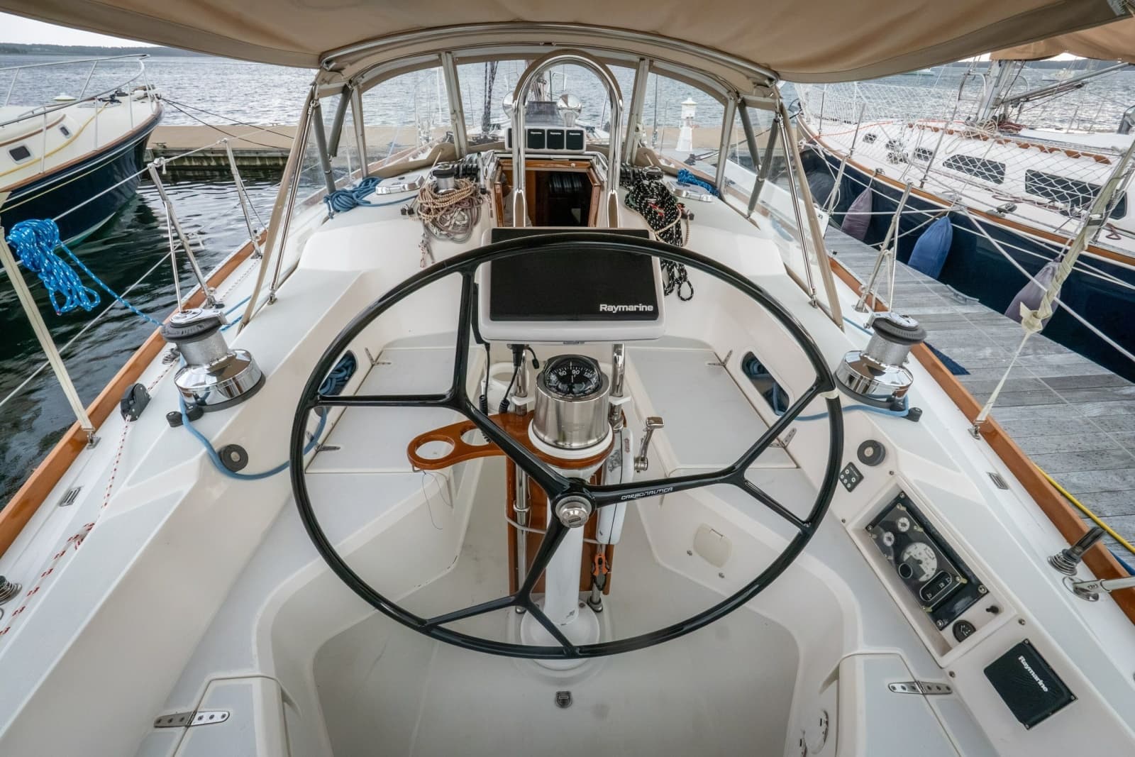 2005 Sabre 426 - Photo 2