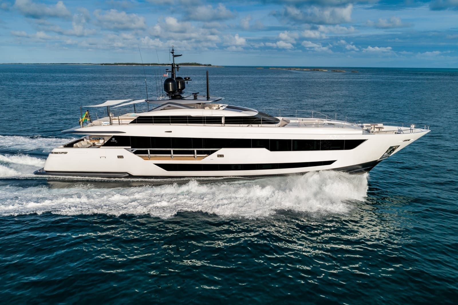 2024 Custom Line 120 - Photo 3