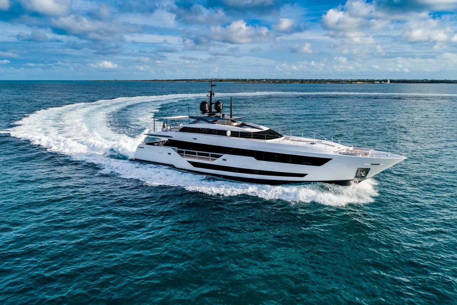 2024 Custom Line 120 - Photo 4
