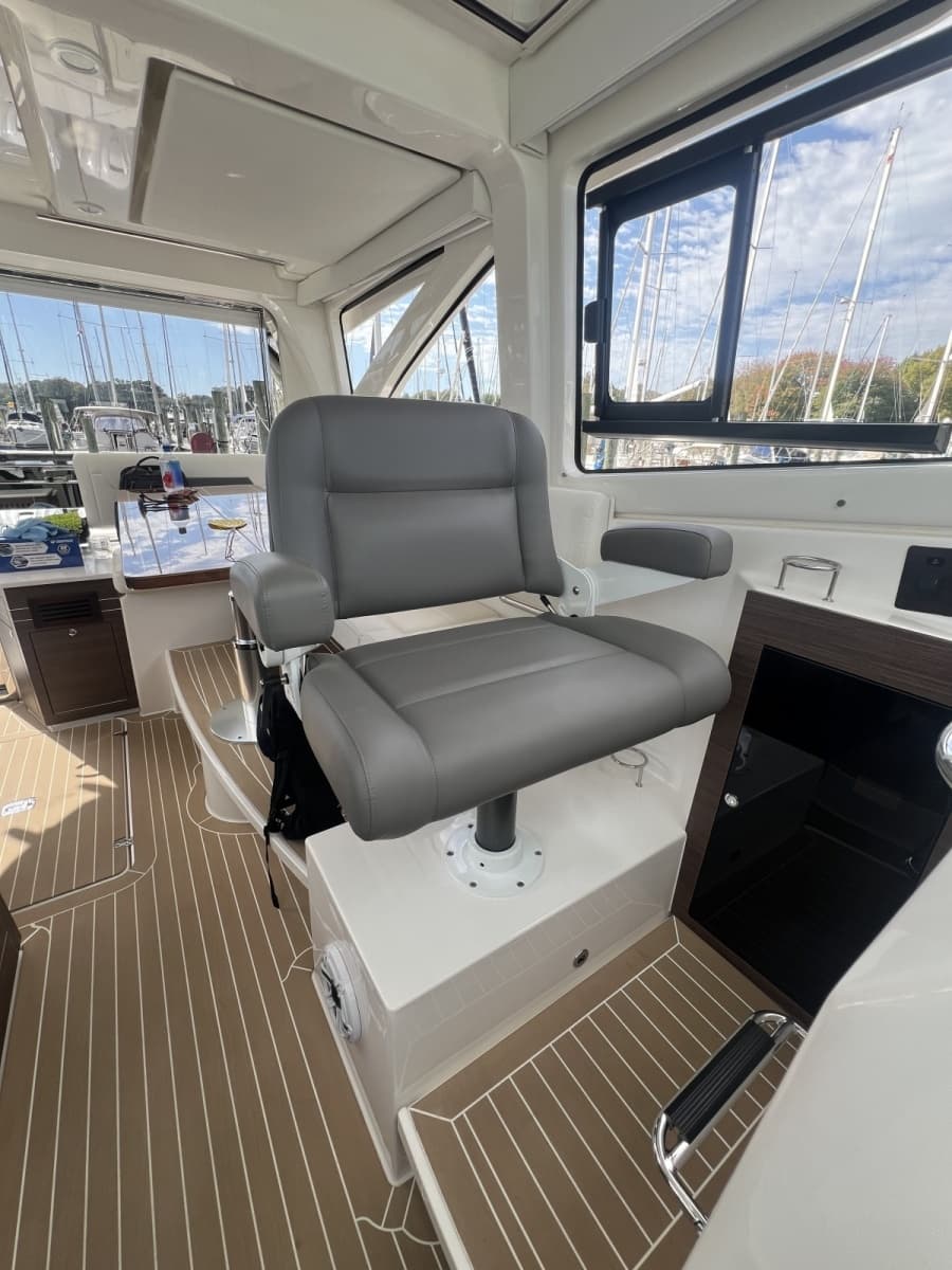 2025 Pursuit OS 445 Offshore - Photo 10