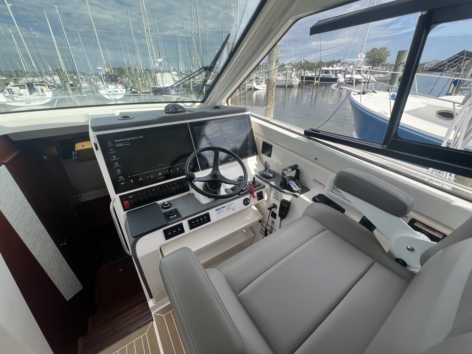 2025 Pursuit OS 445 Offshore - Photo 9
