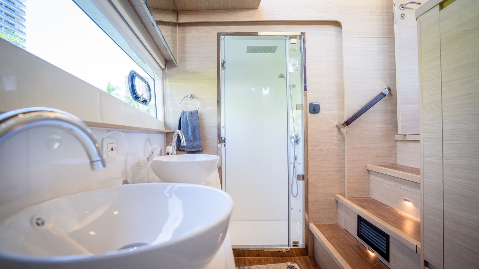 2025 Aquila 54 Yacht - Photo 37
