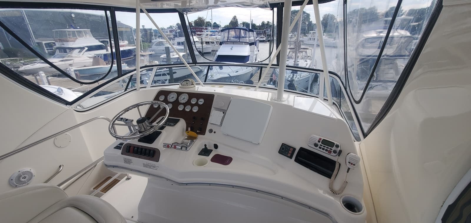 2003 Silverton 38 Convertible - Photo 11