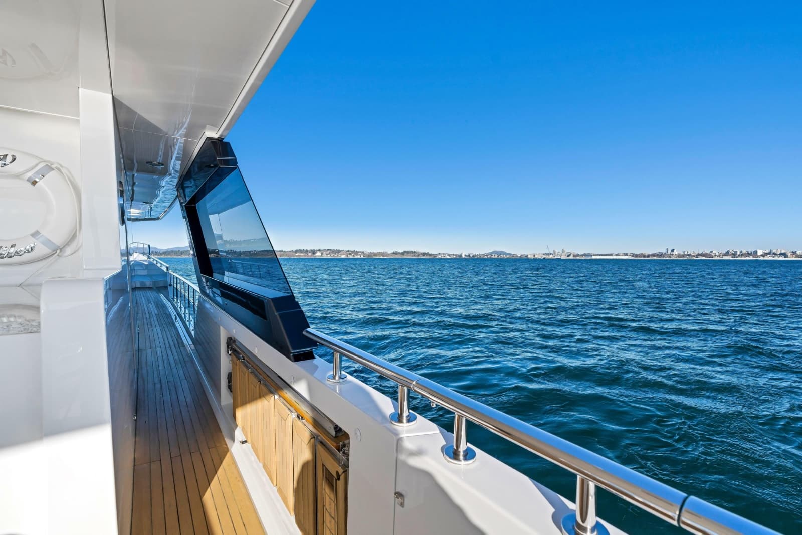 2021 Ocean Alexander 32L Motor Yacht - Photo 29