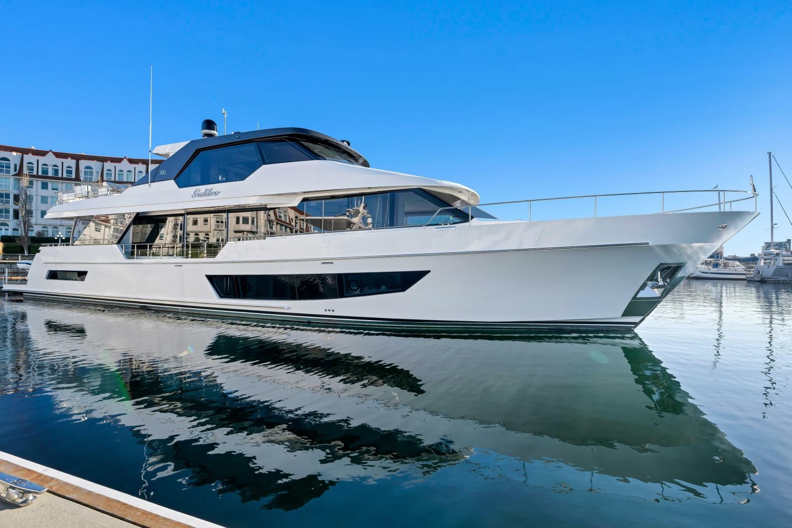 2021 Ocean Alexander 32L Motor Yacht - Photo 1