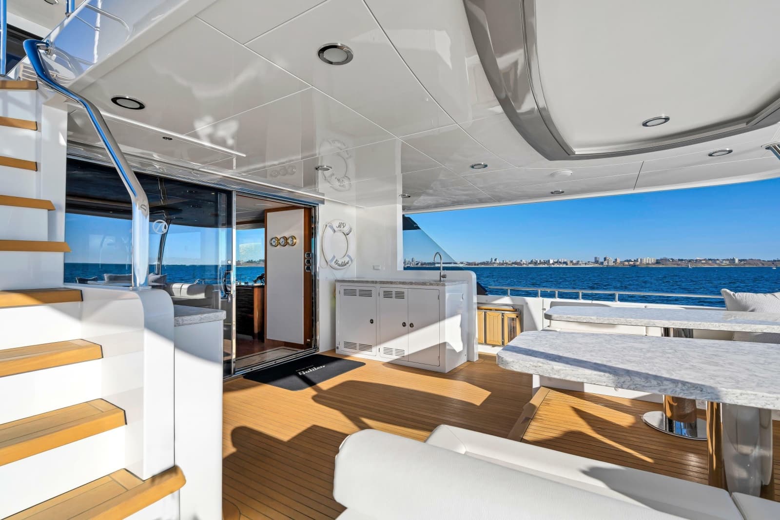 2021 Ocean Alexander 32L Motor Yacht - Photo 28
