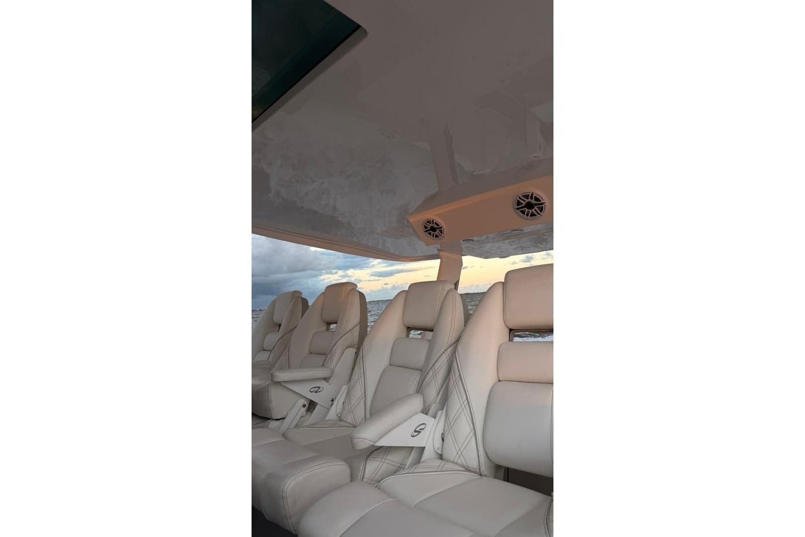 2020 Regal 38 SAV - Photo 6
