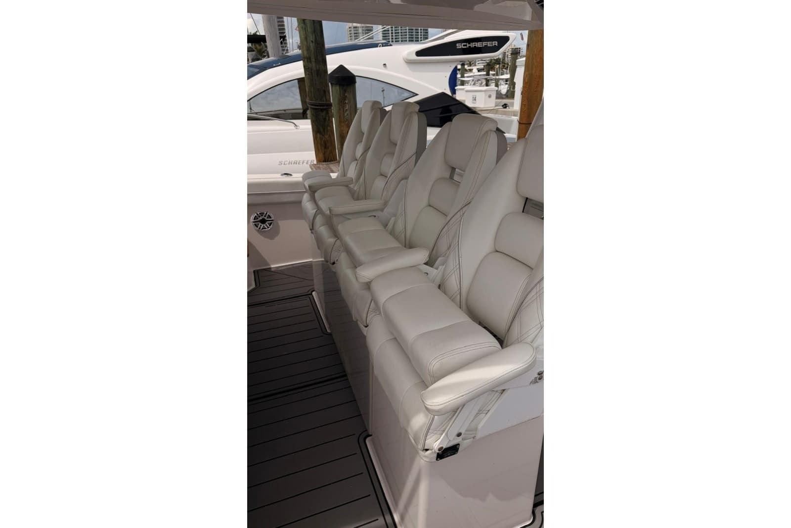 2020 Regal 38 SAV - Photo 38