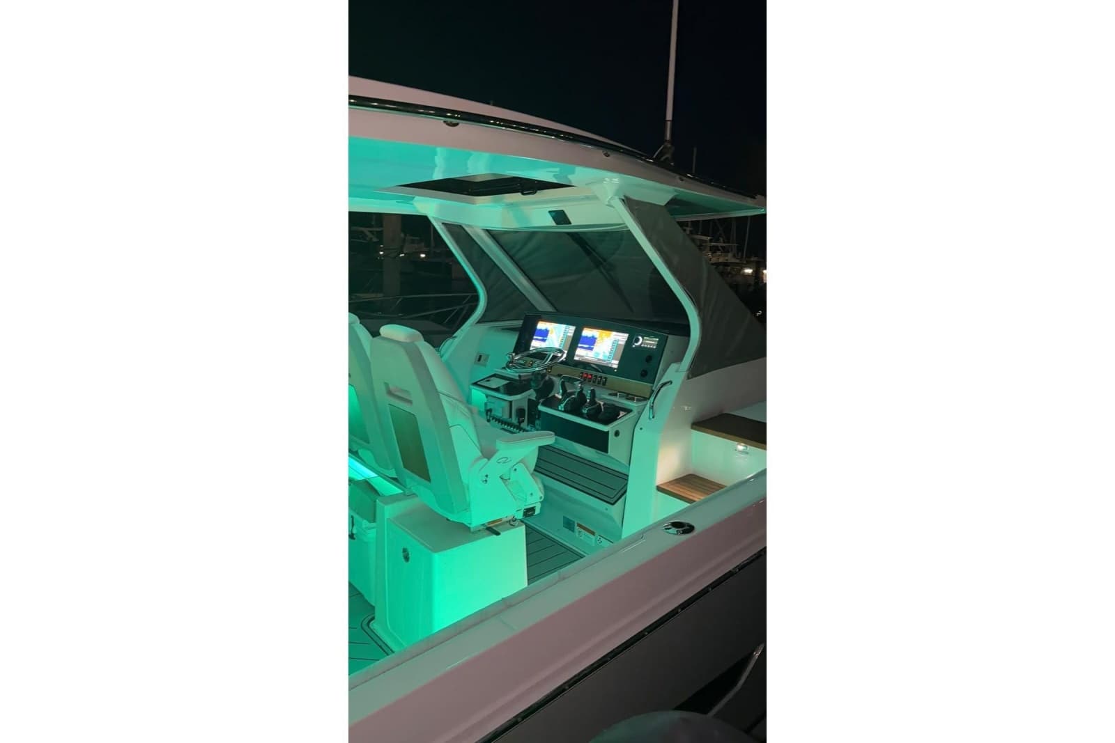 2020 Regal 38 SAV - Photo 53