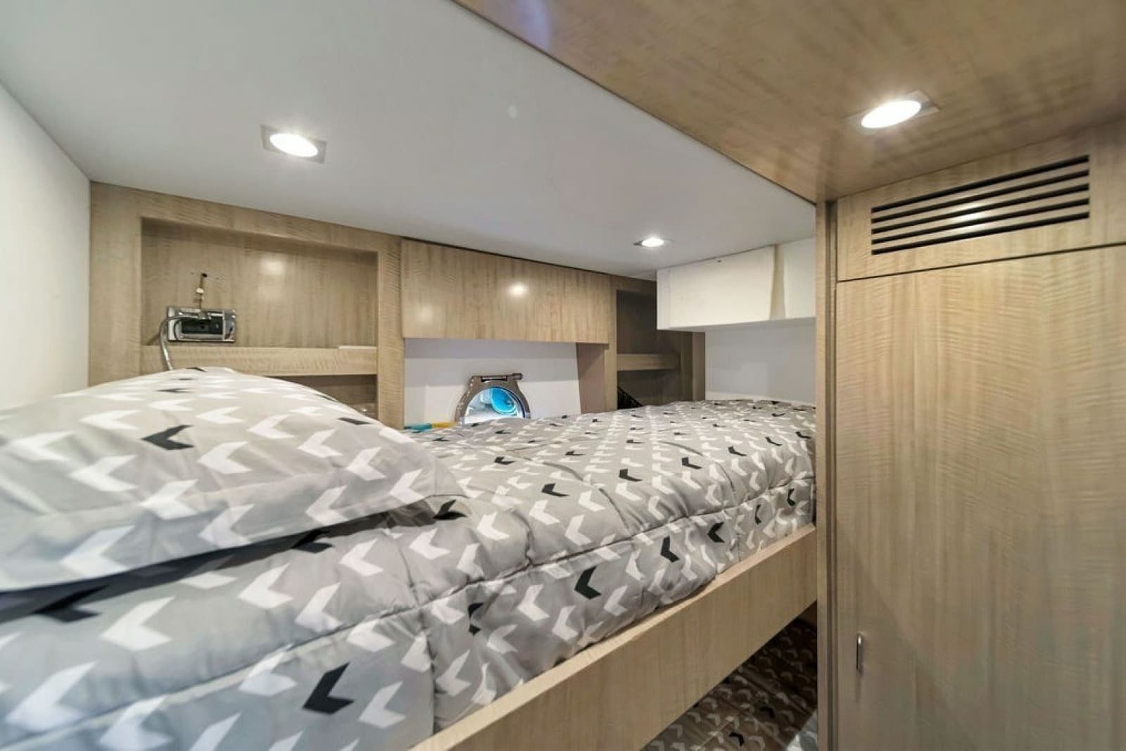 2017 Azimut 84 - Photo 98