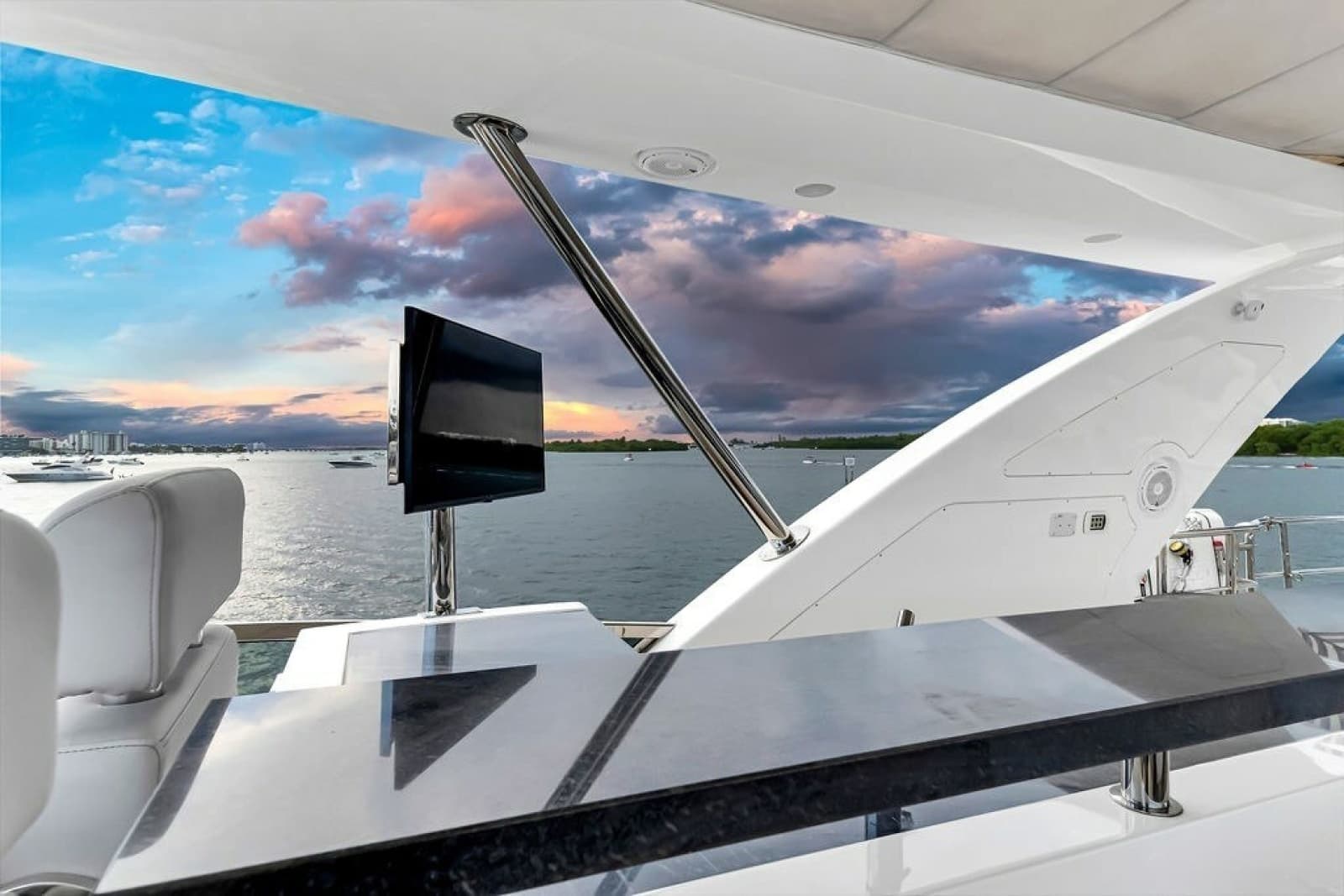 2017 Azimut 84 - Photo 23