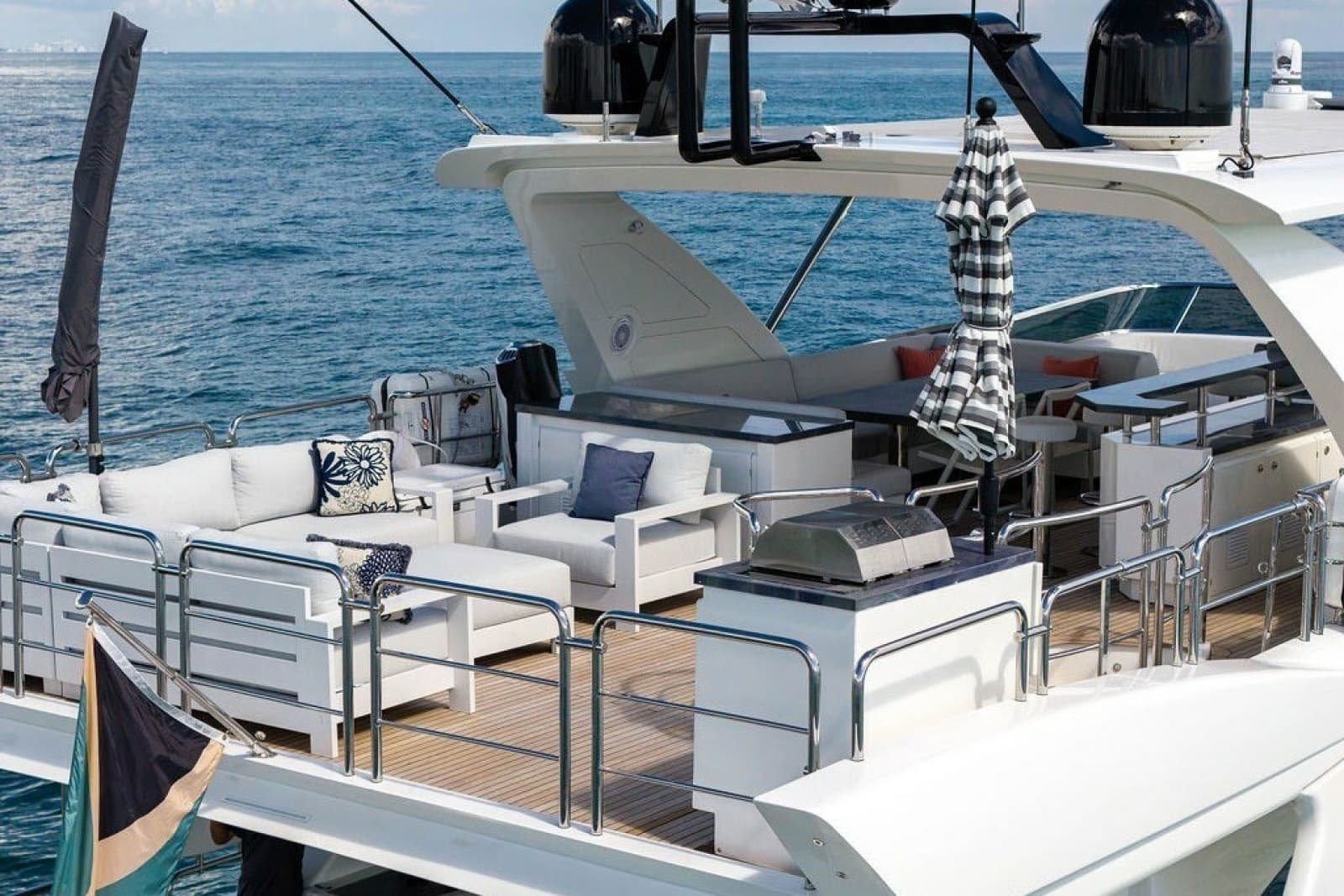 2017 Azimut 84 - Photo 20