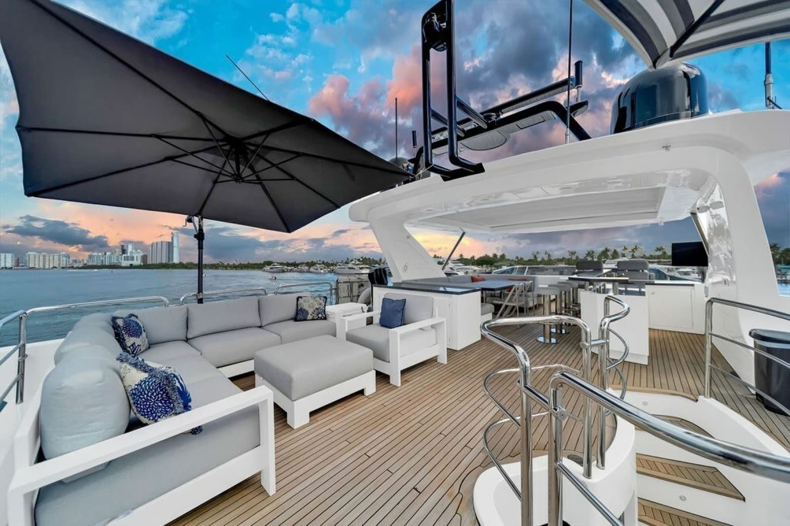 2017 Azimut 84 - Photo 26