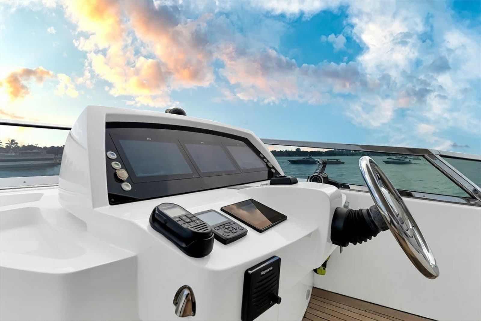 2017 Azimut 84 - Photo 22