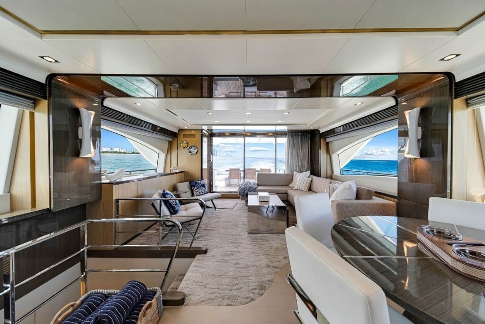 2017 Azimut 84 - Photo 44