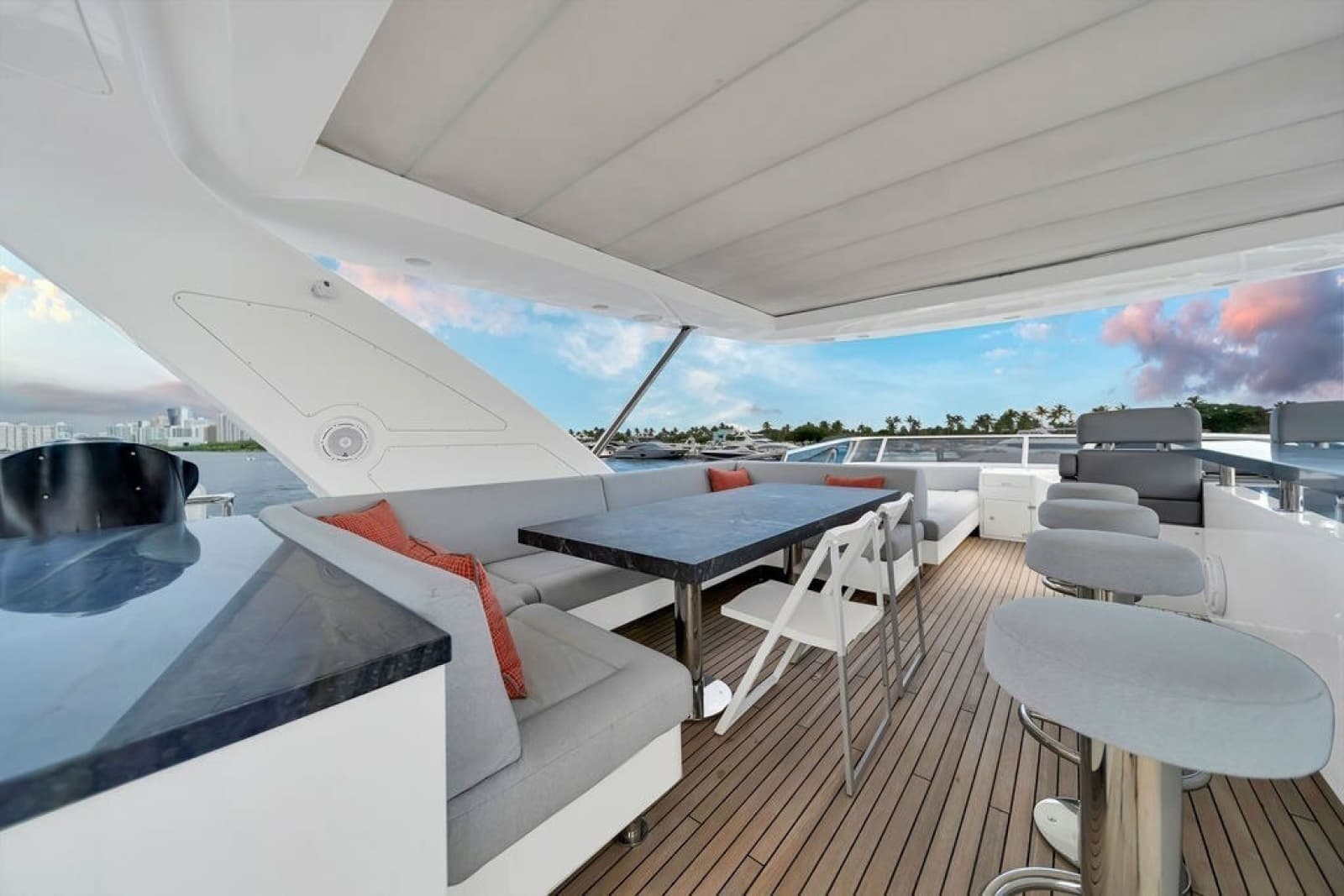 2017 Azimut 84 - Photo 29