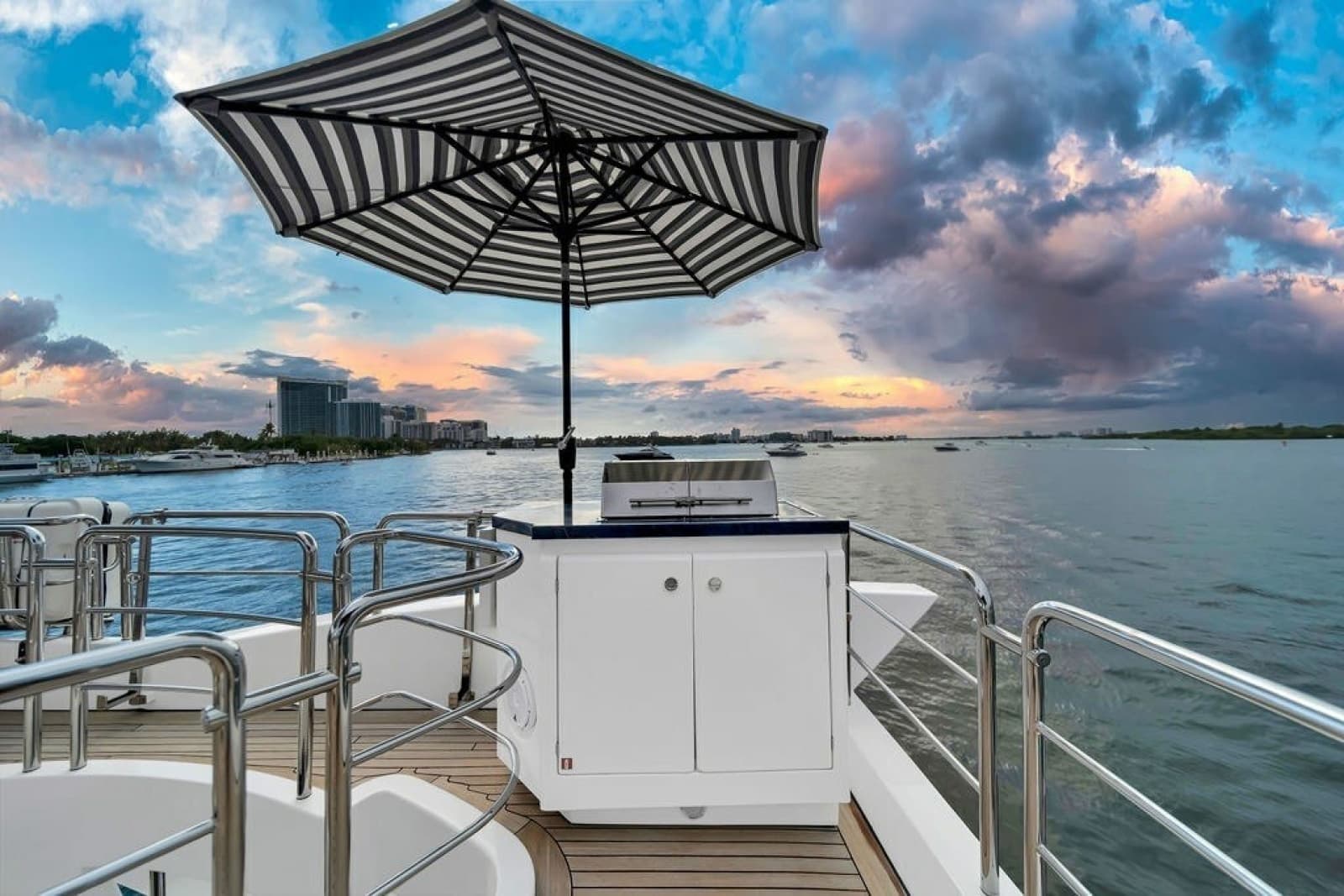 2017 Azimut 84 - Photo 25
