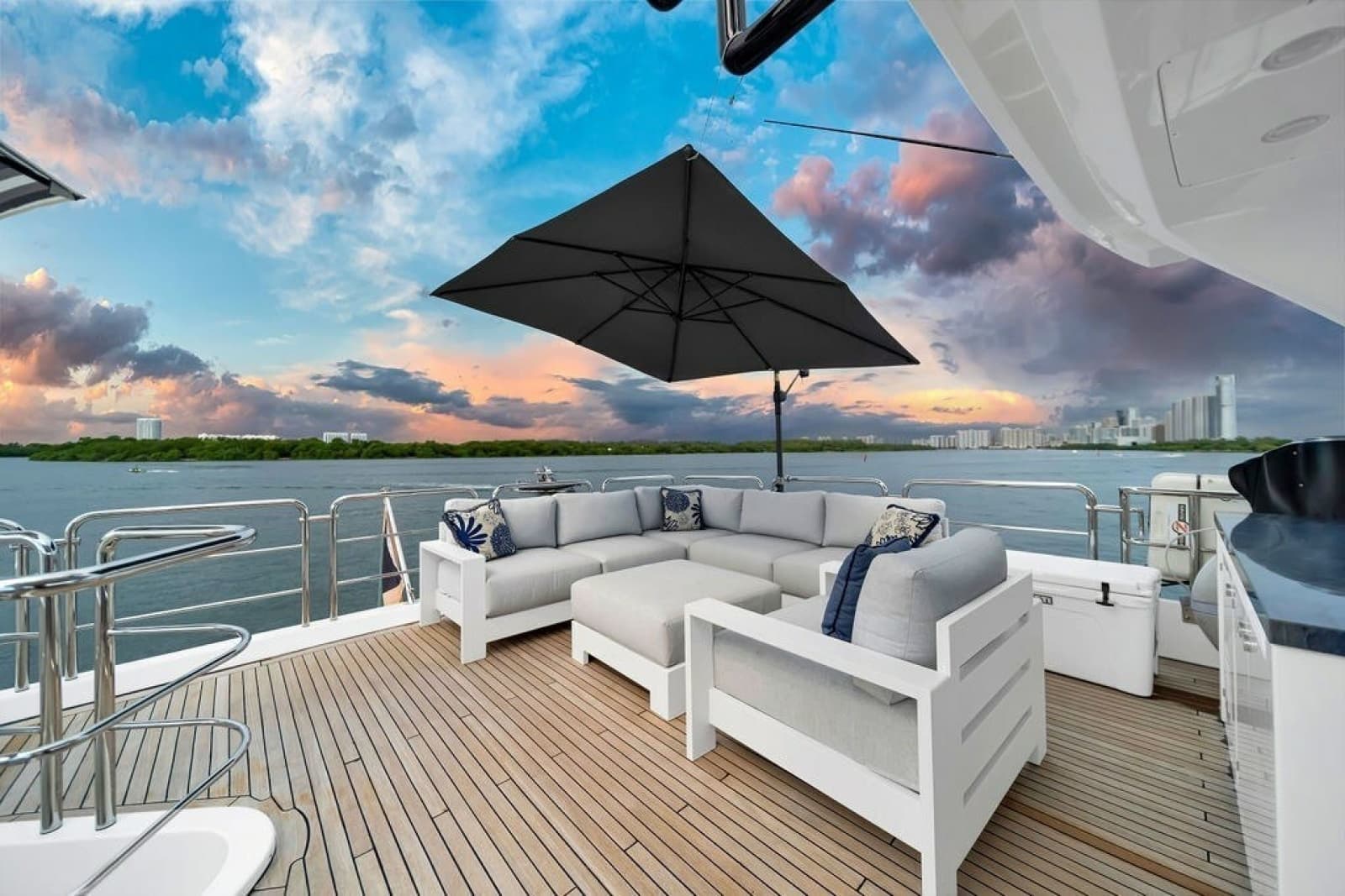 2017 Azimut 84 - Photo 24