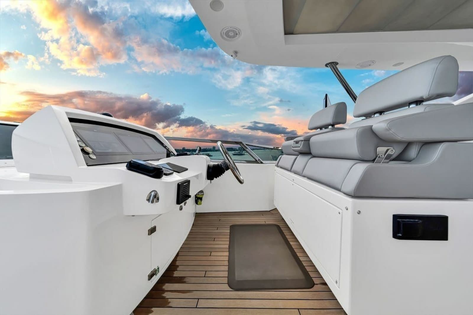 2017 Azimut 84 - Photo 21