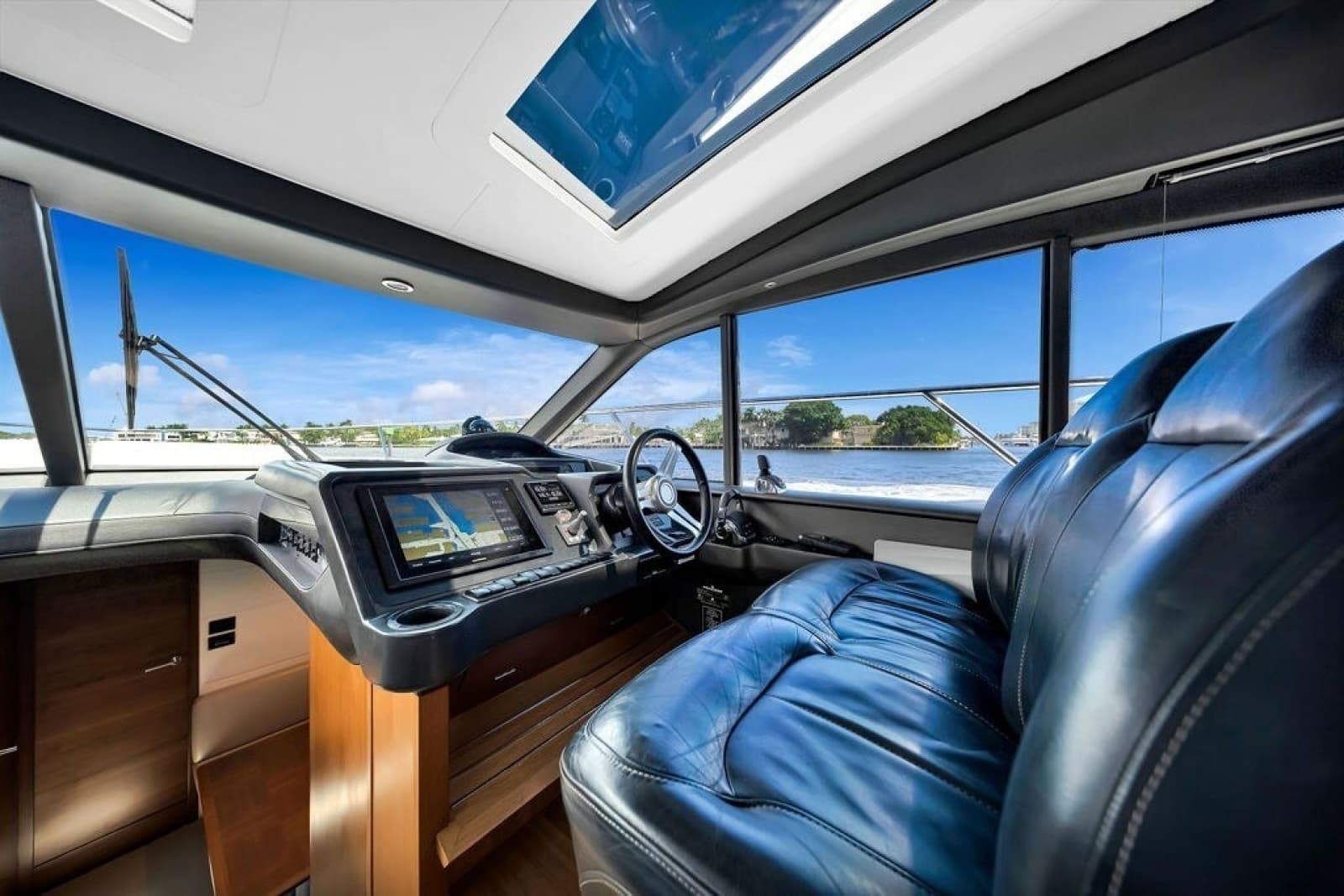2015 Princess V48 - Photo 27