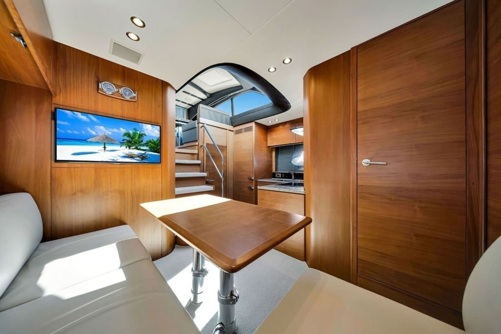 2015 Princess V48 - Photo 36