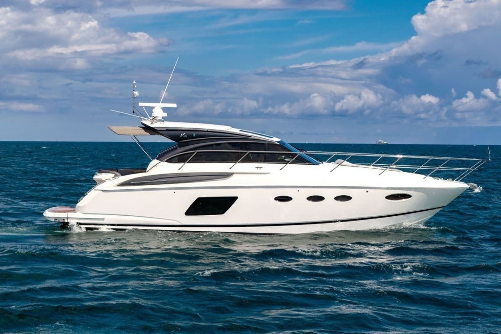 2015 Princess V48 - Photo 3