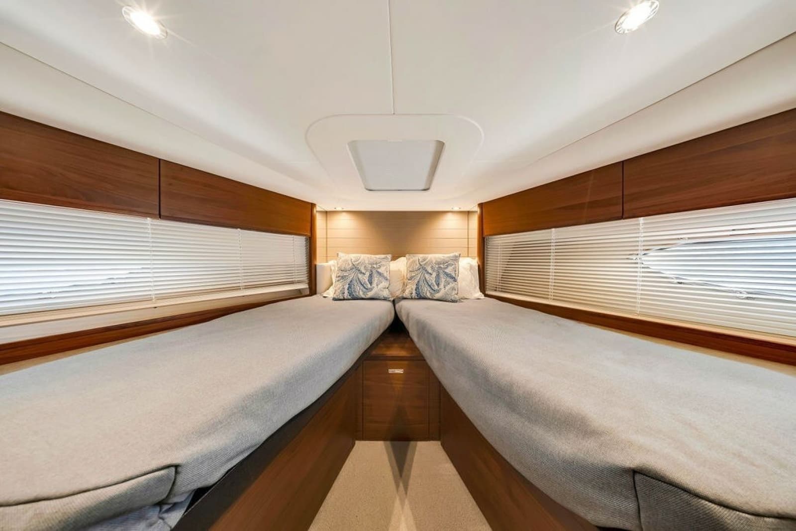 2015 Princess V48 - Photo 50