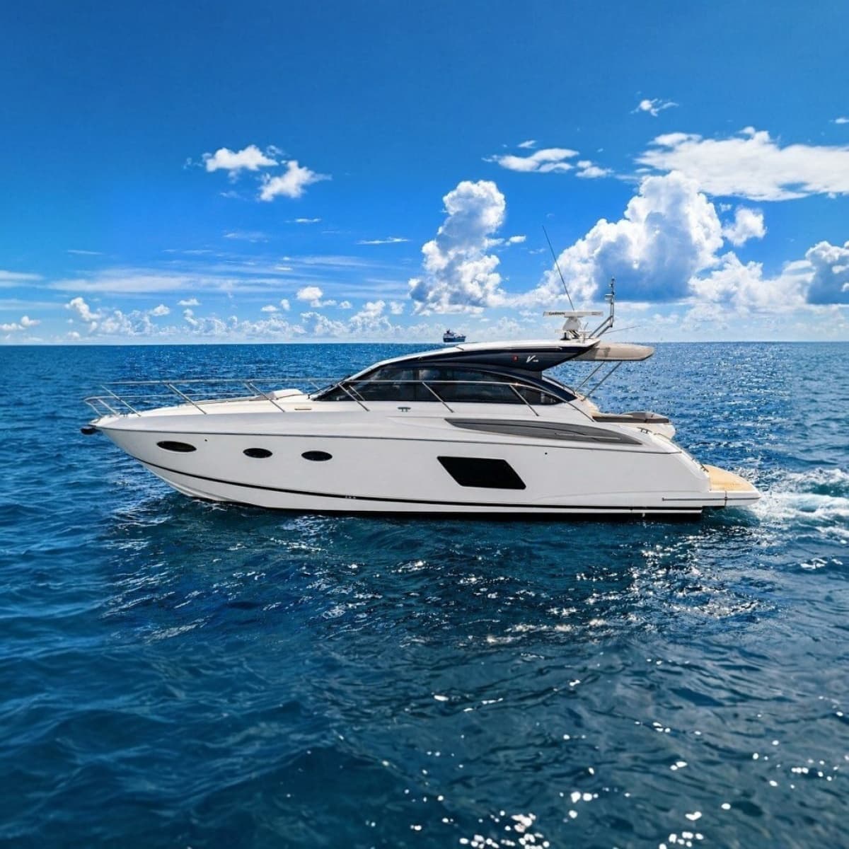 2015 Princess V48 - Photo 1