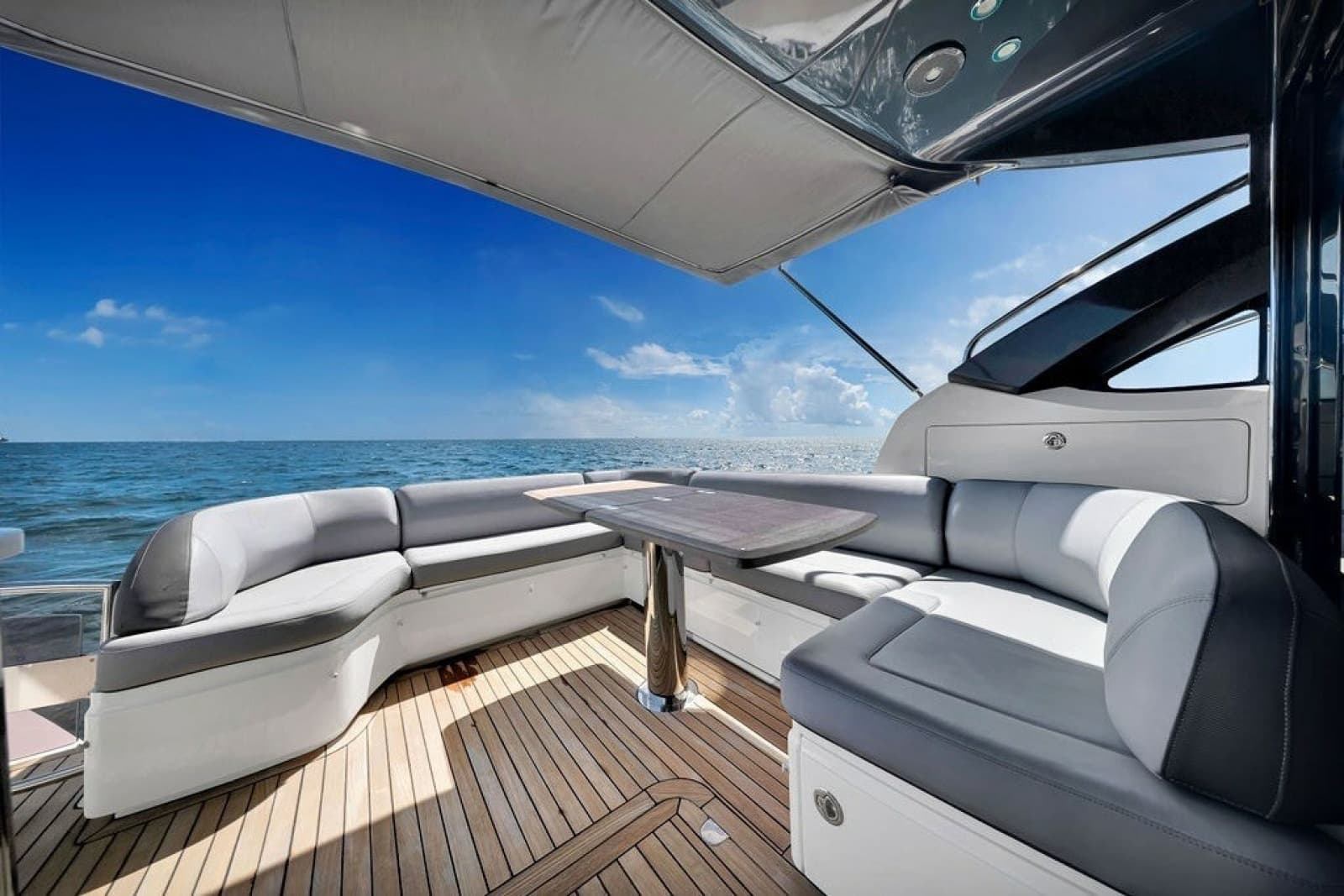 2015 Princess V48 - Photo 13