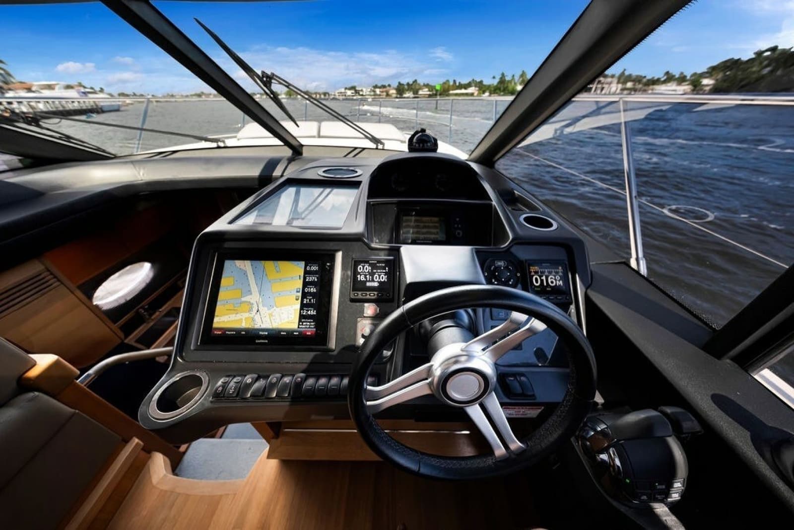 2015 Princess V48 - Photo 29