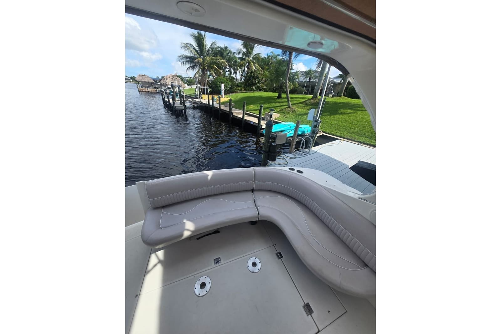2000 Cruisers Yachts 3575 Express - Photo 8
