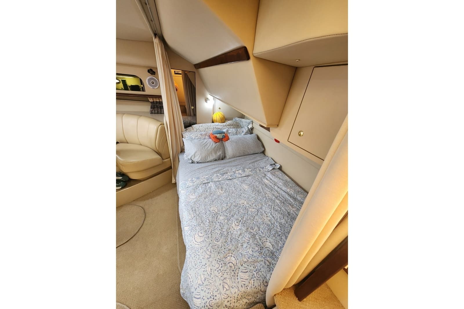 2000 Cruisers Yachts 3575 Express - Photo 10