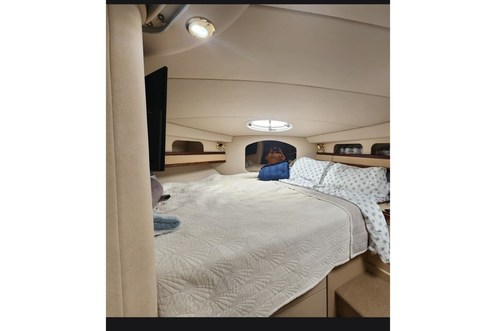 2000 Cruisers Yachts 3575 Express - Photo 11