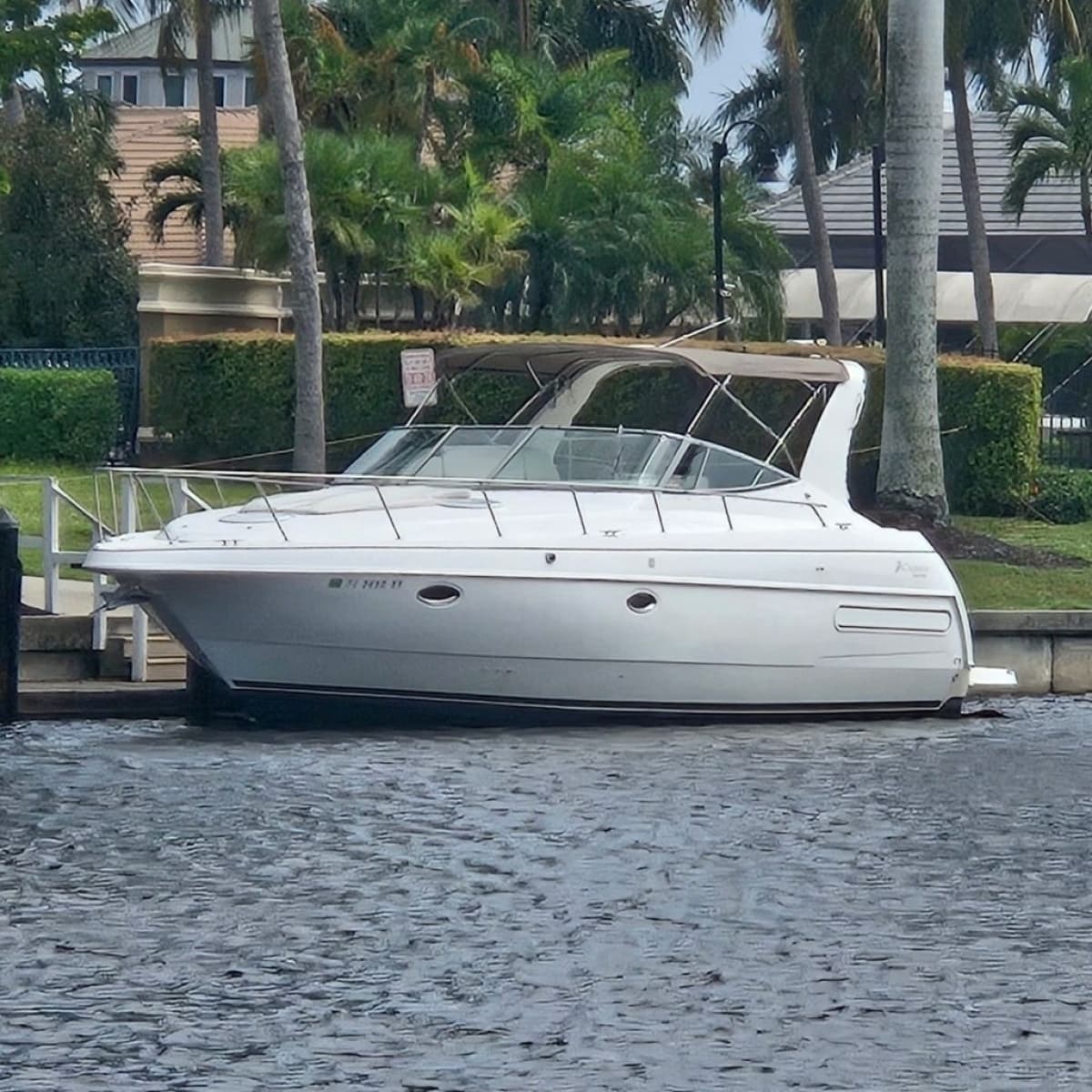2000 Cruisers Yachts 3575 Express - Photo 1