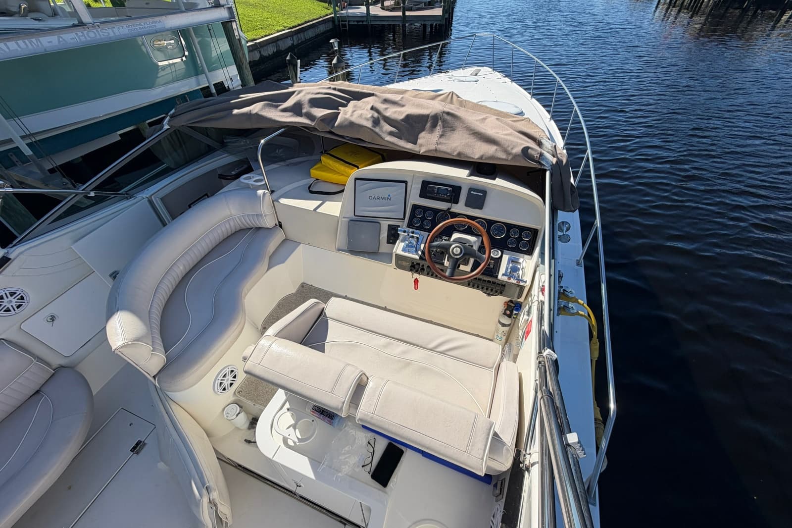 2000 Cruisers Yachts 3575 Express - Photo 4