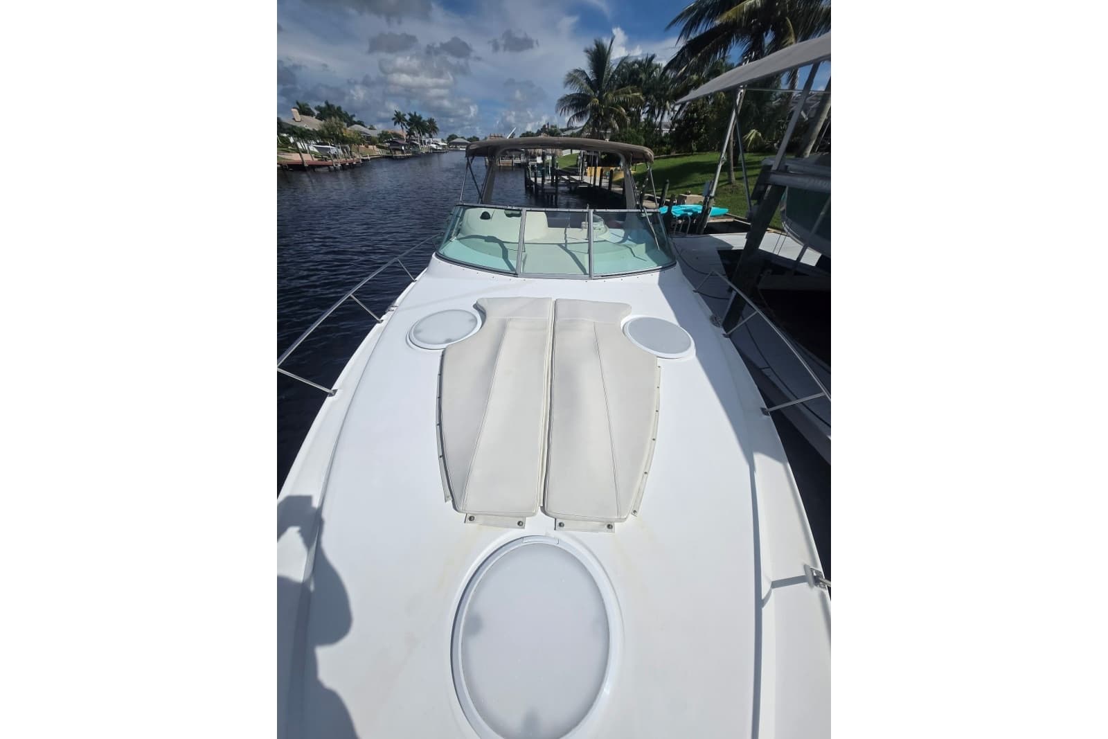 2000 Cruisers Yachts 3575 Express - Photo 2