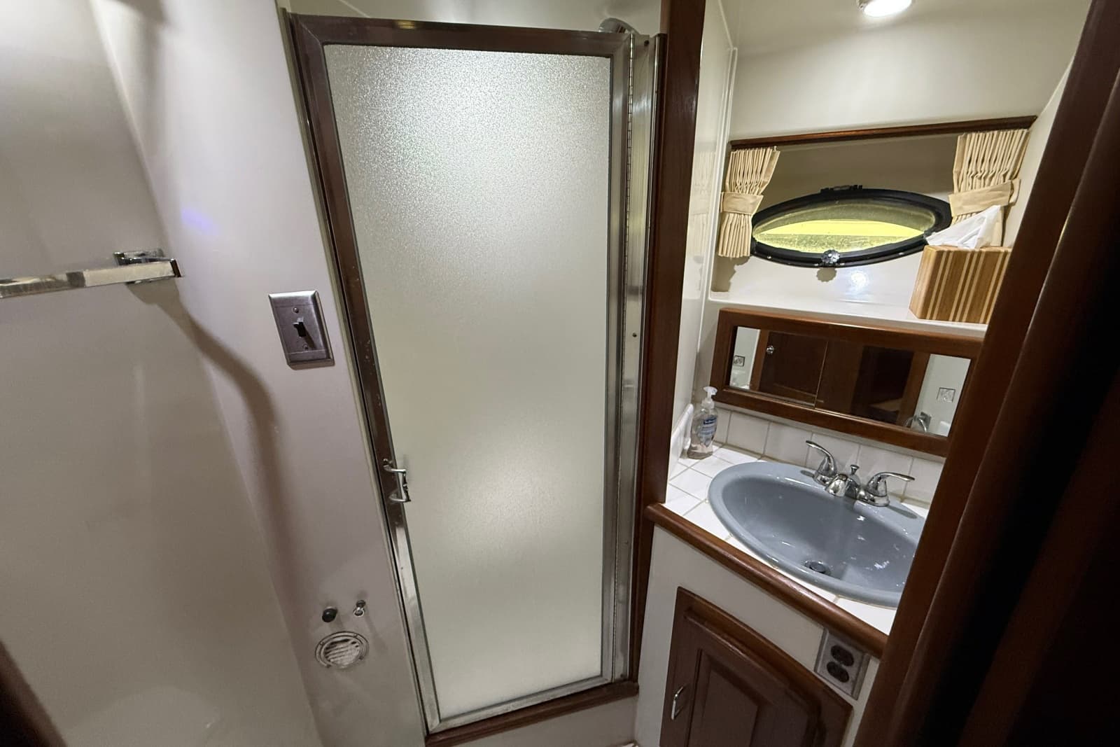 1988 Californian 45 Motor Yacht - Photo 23
