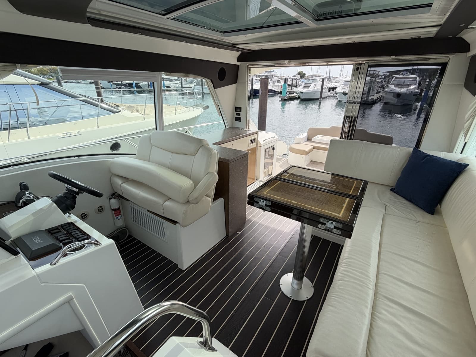 2011 Cruisers Yachts 48 Cantius - Photo 35
