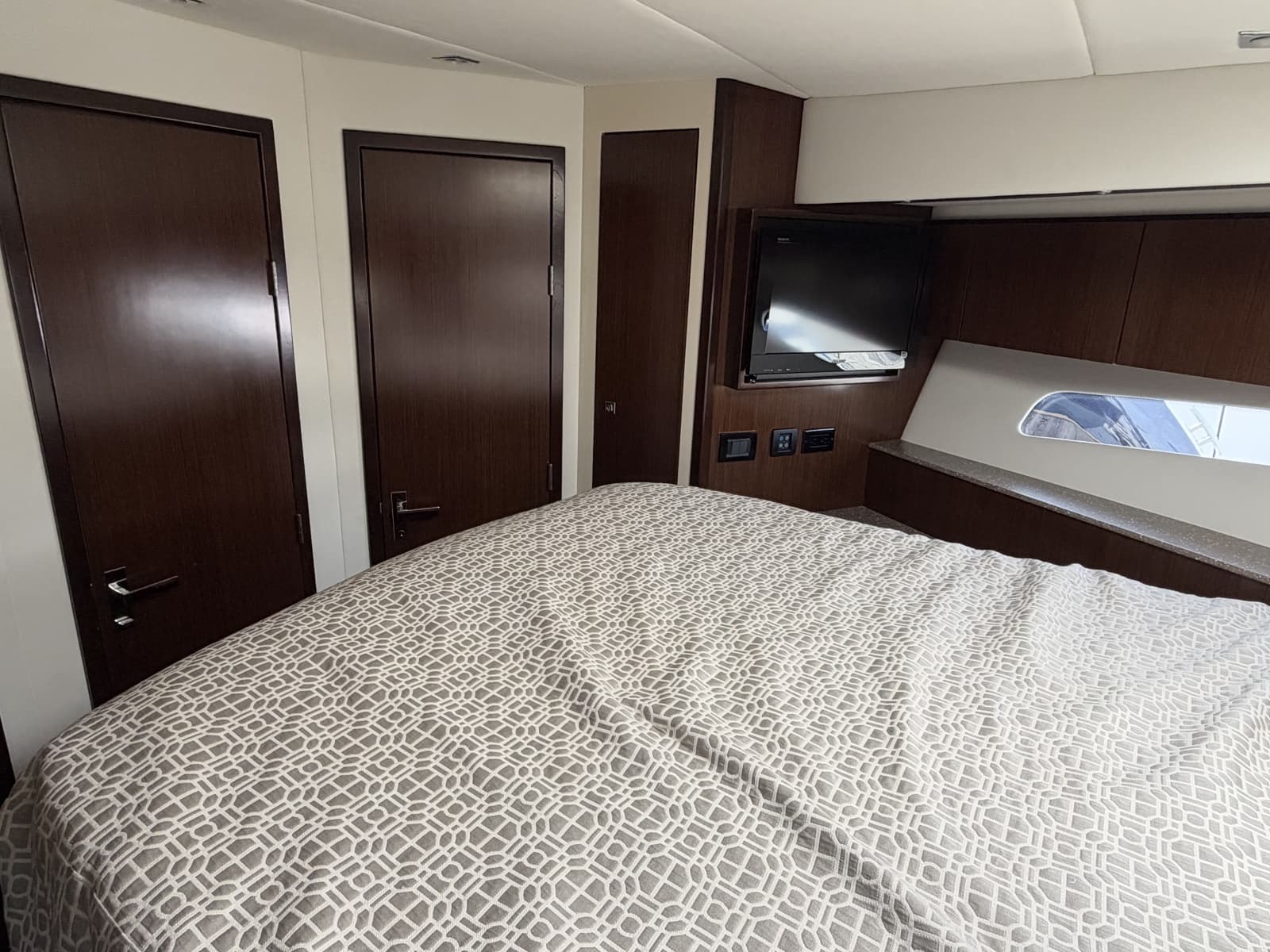 2011 Cruisers Yachts 48 Cantius - Photo 66