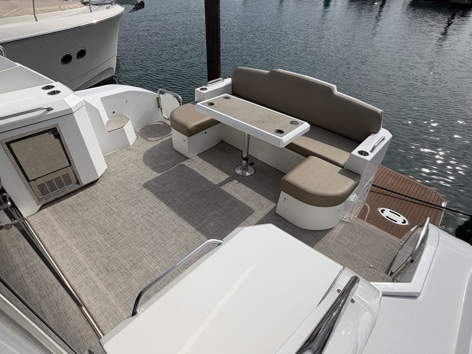 2011 Cruisers Yachts 48 Cantius - Photo 16