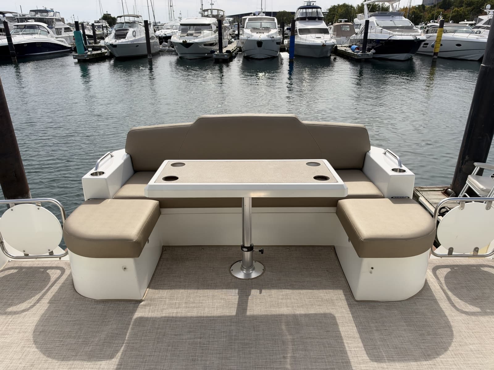 2011 Cruisers Yachts 48 Cantius - Photo 18