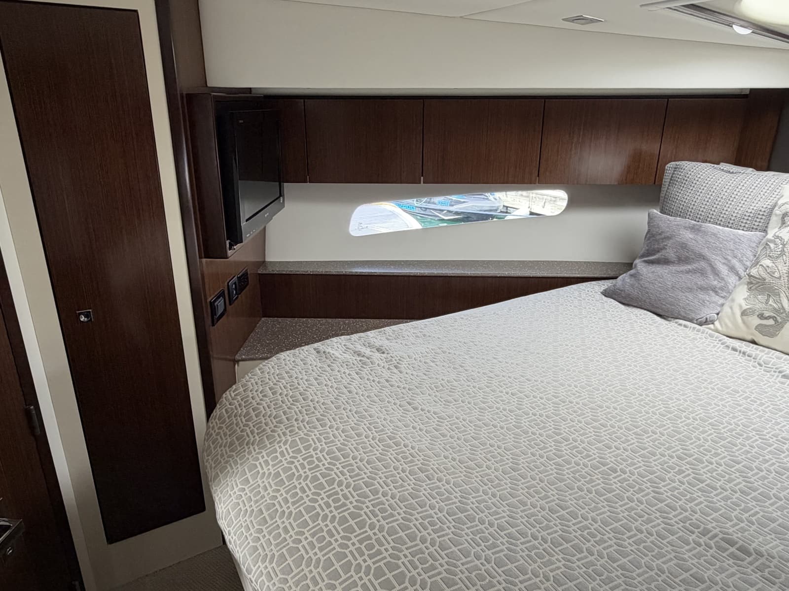 2011 Cruisers Yachts 48 Cantius - Photo 63