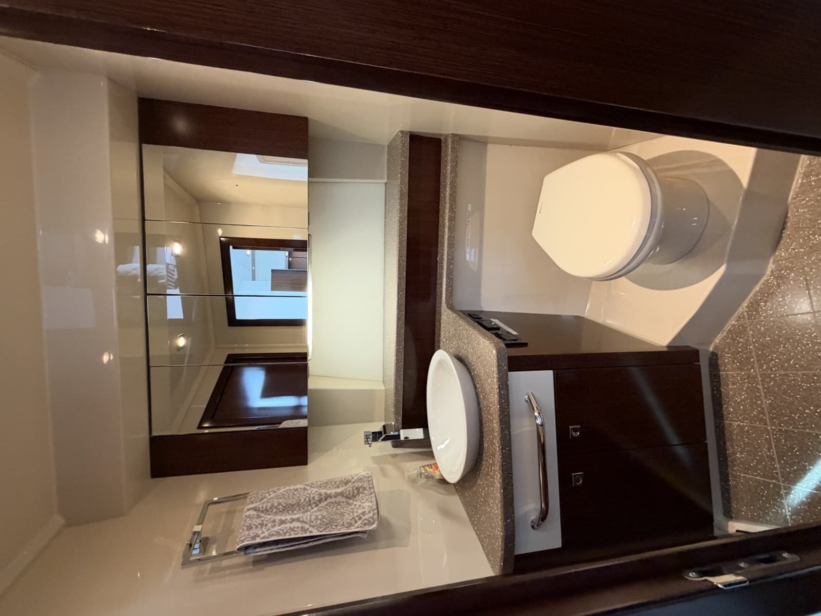 2011 Cruisers Yachts 48 Cantius - Photo 67